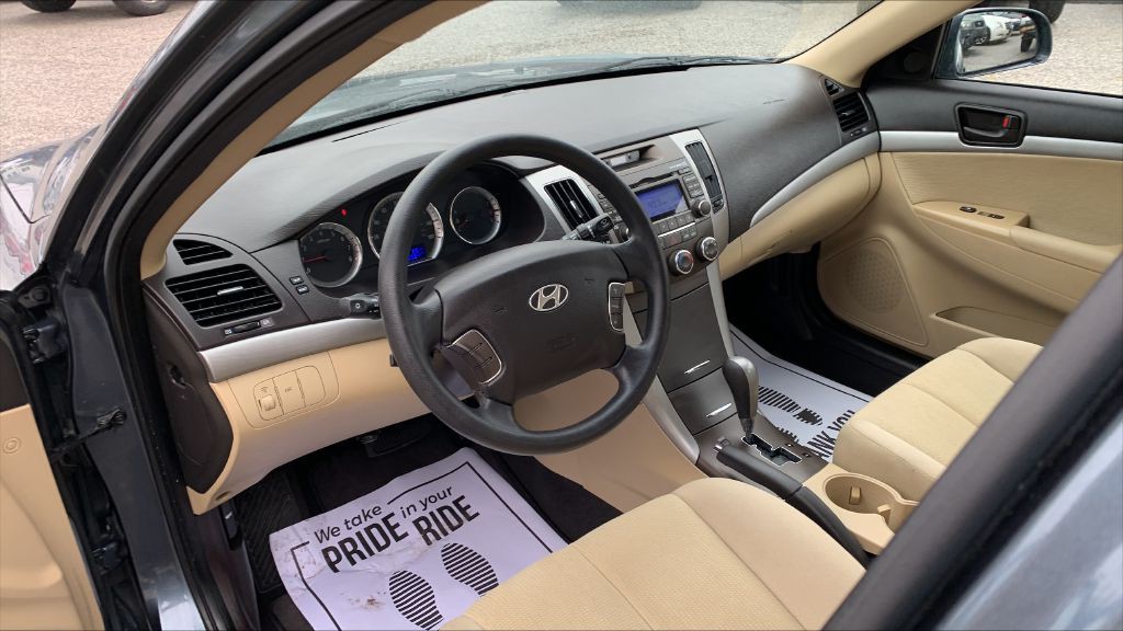 2010 Hyundai Sonata Image 11