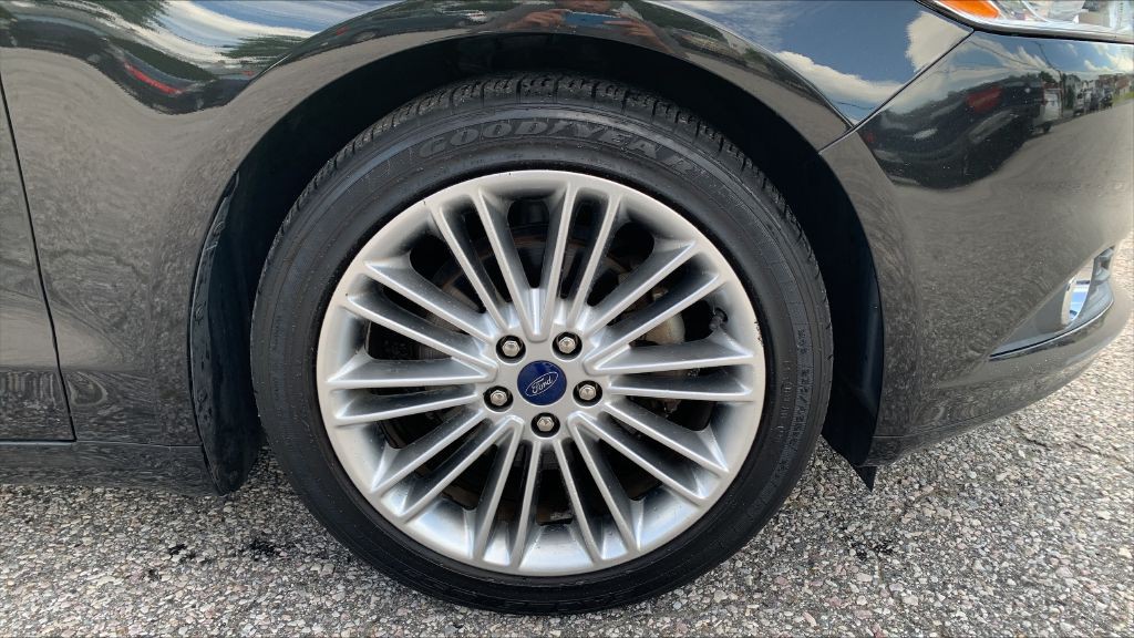 2015 Ford Fusion Image 2