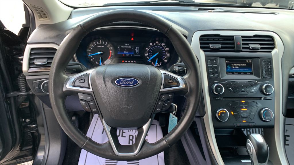 2015 Ford Fusion Image 19