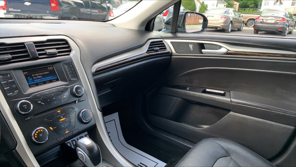 2015 Ford Fusion Image 30