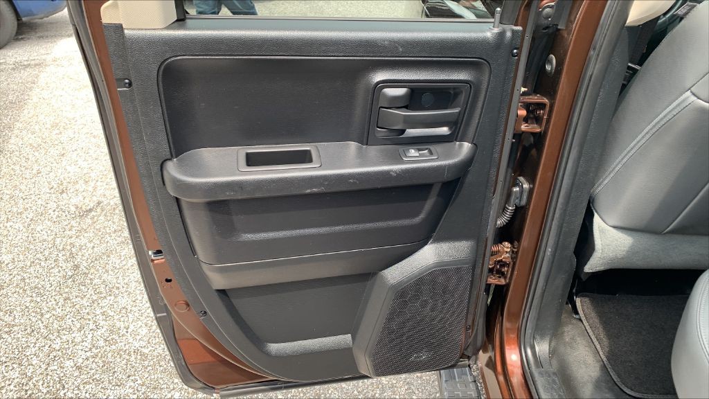 2014 RAM 1500 Image 9