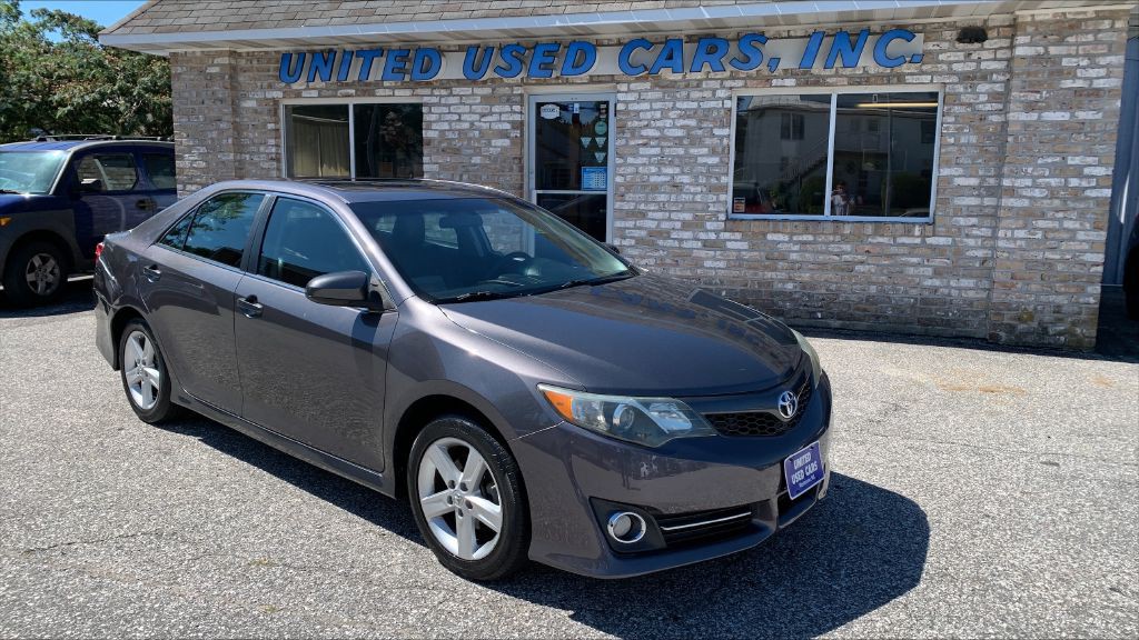 2014 Toyota Camry Image 2