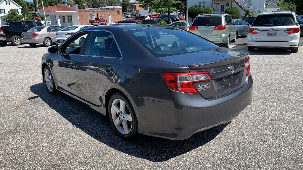 2014 Toyota Camry Image 5