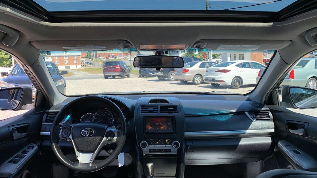 2014 Toyota Camry Image 9