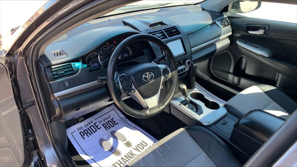 2014 Toyota Camry Image 11