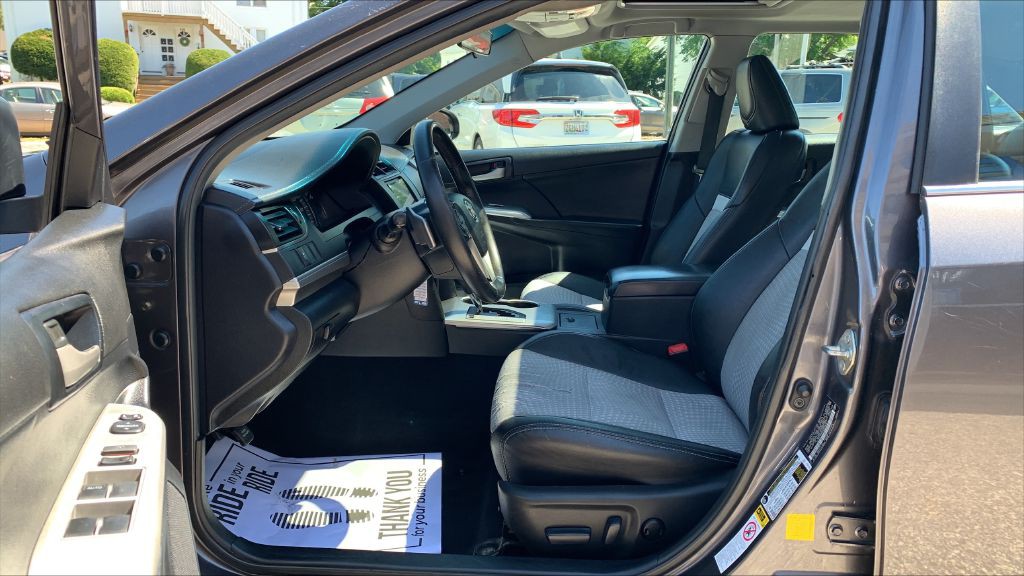 2014 Toyota Camry Image 13