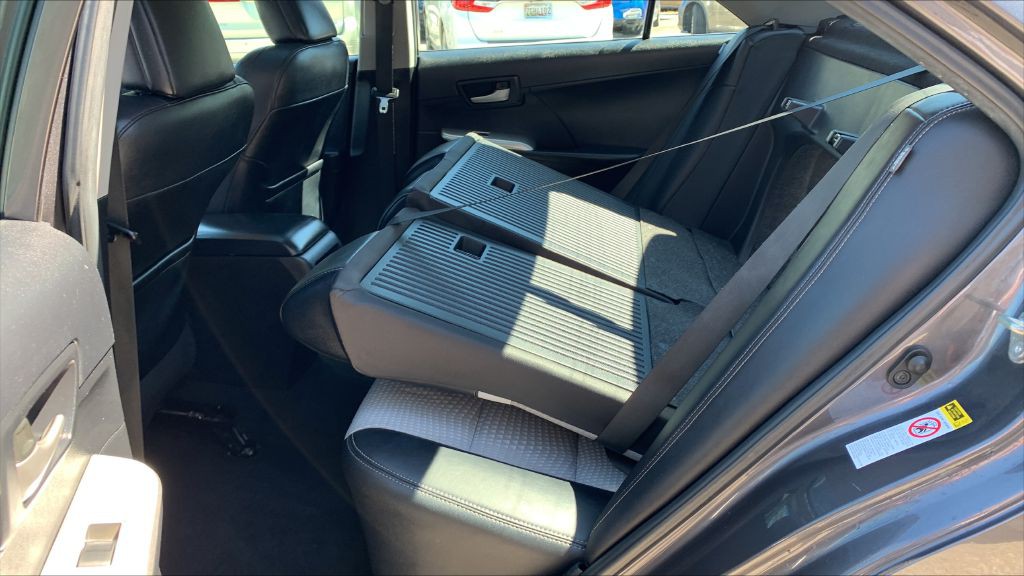 2014 Toyota Camry Image 17