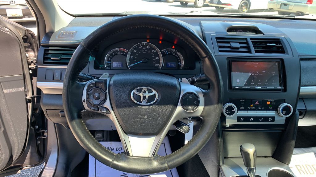 2014 Toyota Camry Image 19