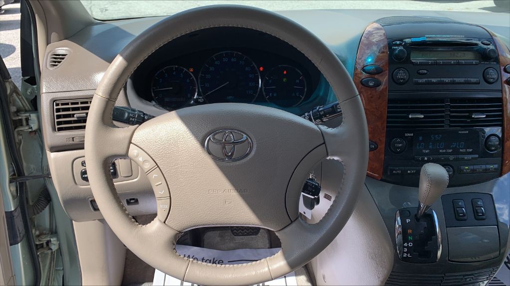 2009 Toyota Sienna Image 20