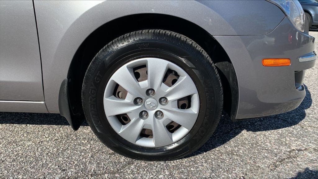 2011 Hyundai Elantra Image 3
