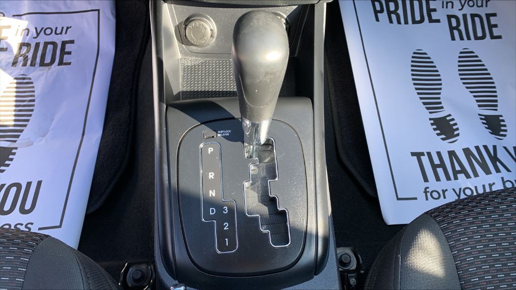 2011 Hyundai Elantra Image 20