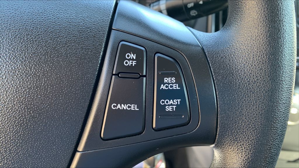 2011 Hyundai Elantra Image 24