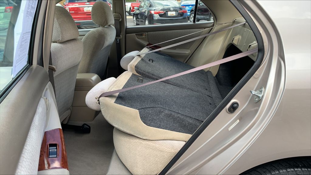 2003 Toyota Corolla Image 18