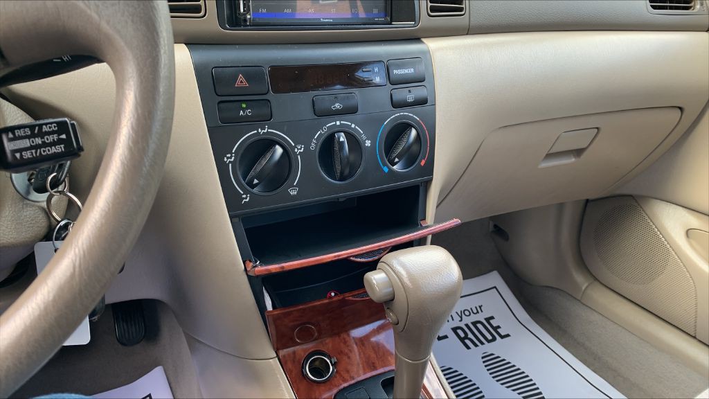 2003 Toyota Corolla Image 28
