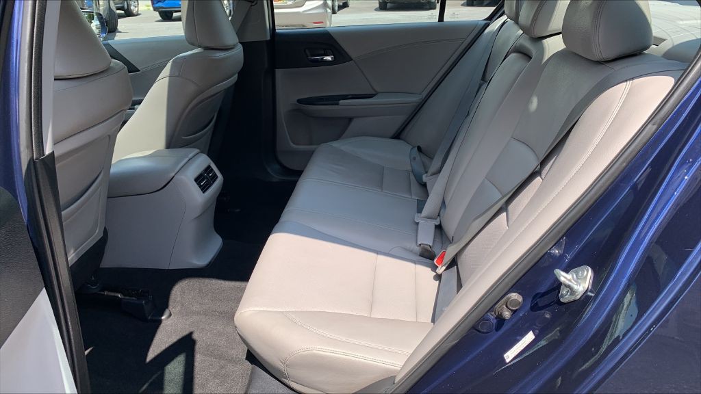 2013 Honda Accord Image 16