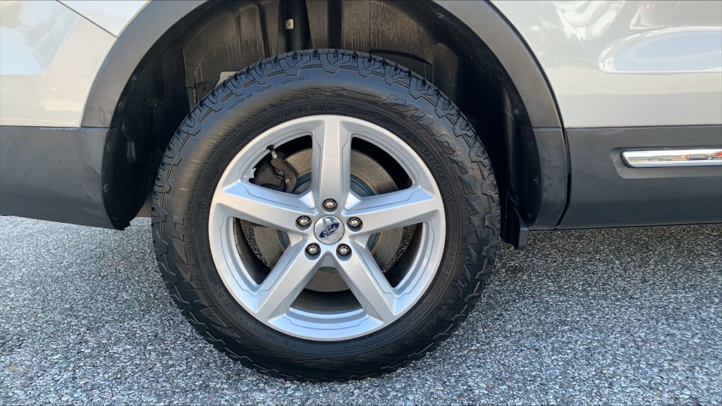 2017 Ford Explorer Image 3
