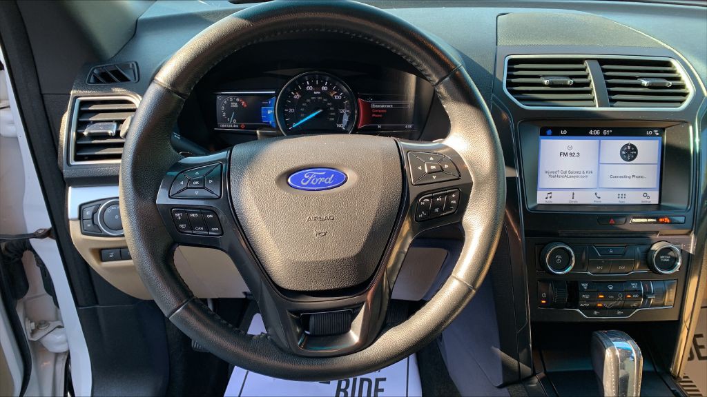 2017 Ford Explorer Image 25
