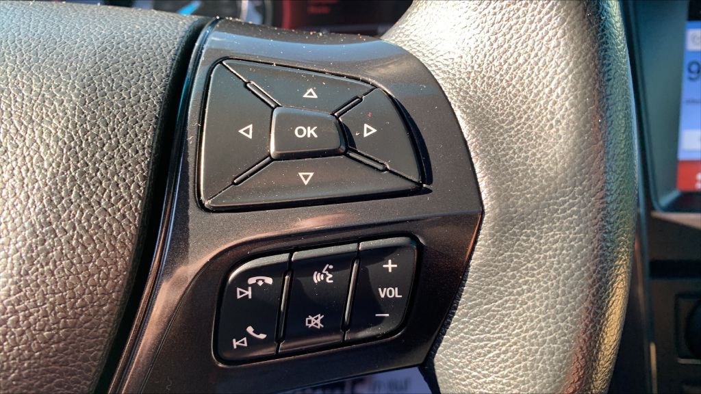 2017 Ford Explorer Image 36