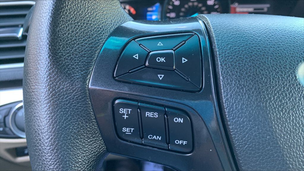 2017 Ford Explorer Image 37