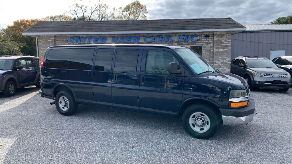 2014 Chevrolet Express Image 1