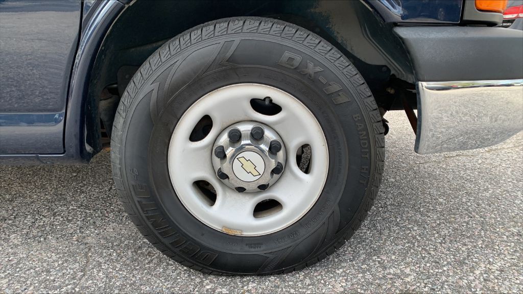 2014 Chevrolet Express Image 4