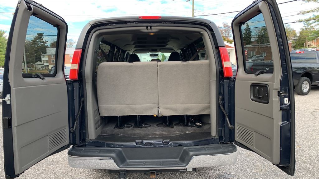 2014 Chevrolet Express Image 10