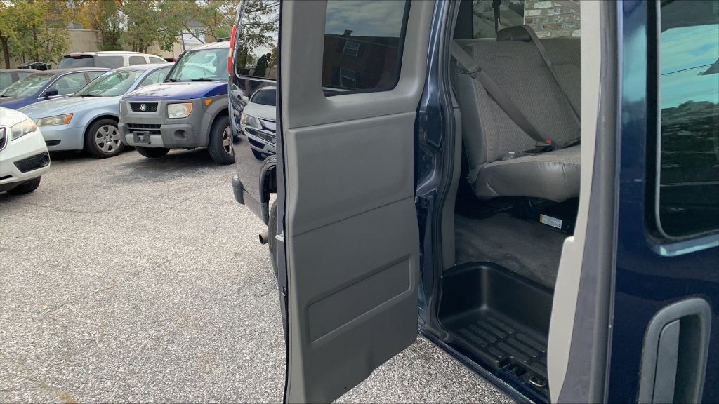 2014 Chevrolet Express Image 14