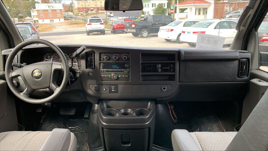 2014 Chevrolet Express Image 16
