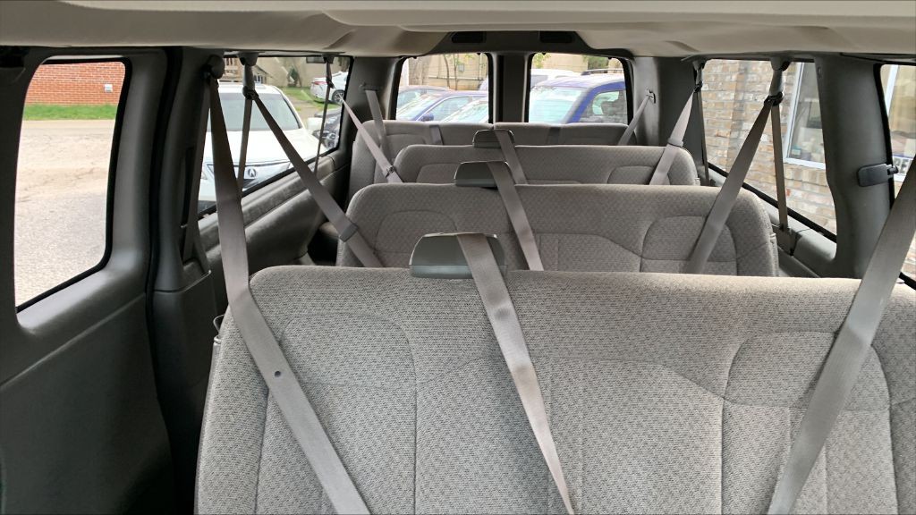 2014 Chevrolet Express Image 17