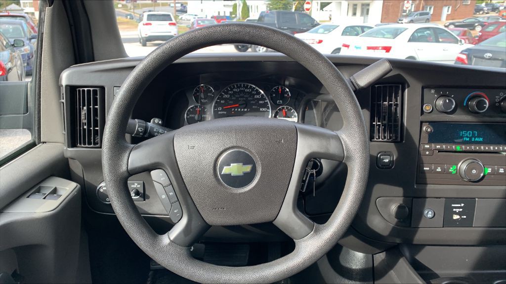 2014 Chevrolet Express Image 18