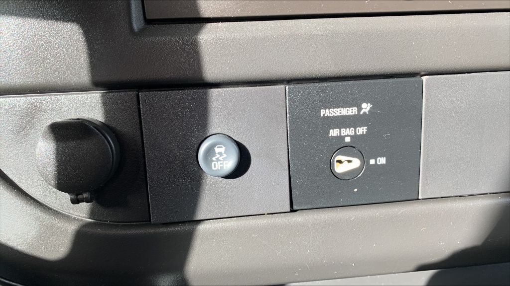 2014 Chevrolet Express Image 22