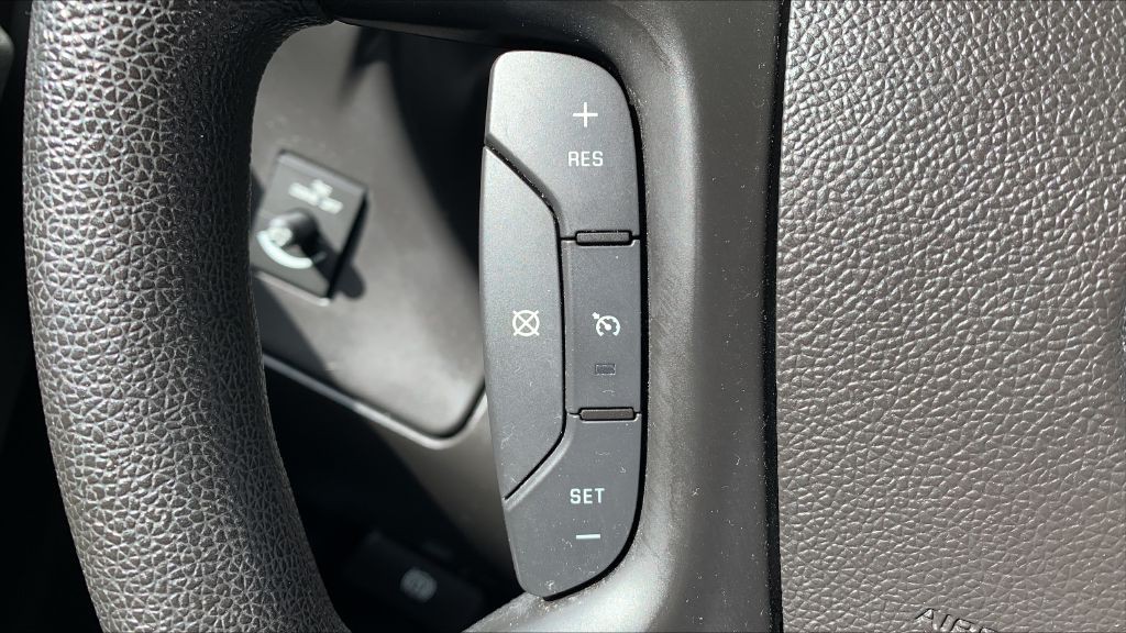 2014 Chevrolet Express Image 24