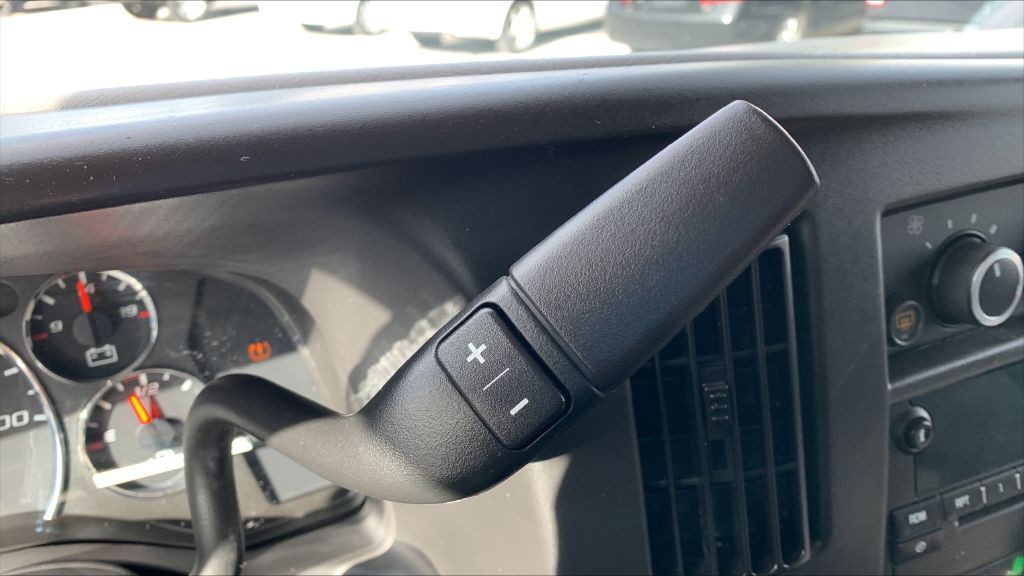 2014 Chevrolet Express Image 26