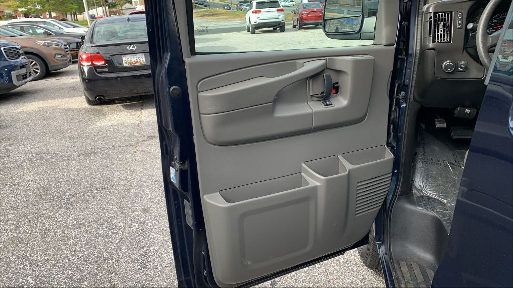 2014 Chevrolet Express Image 33