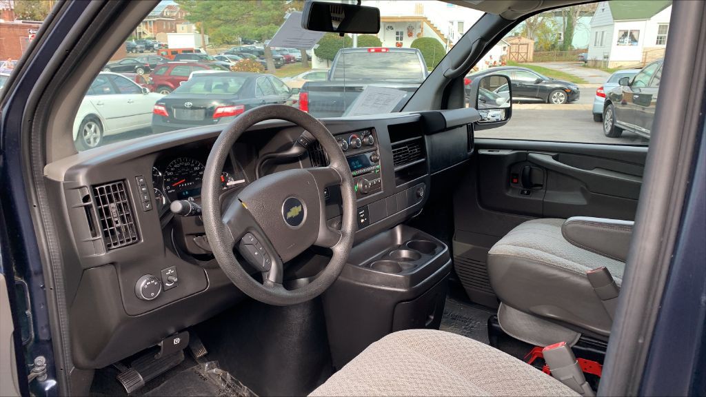 2014 Chevrolet Express Image 34