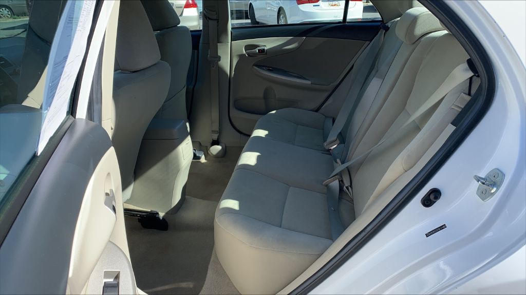 2011 Toyota Corolla Image 13