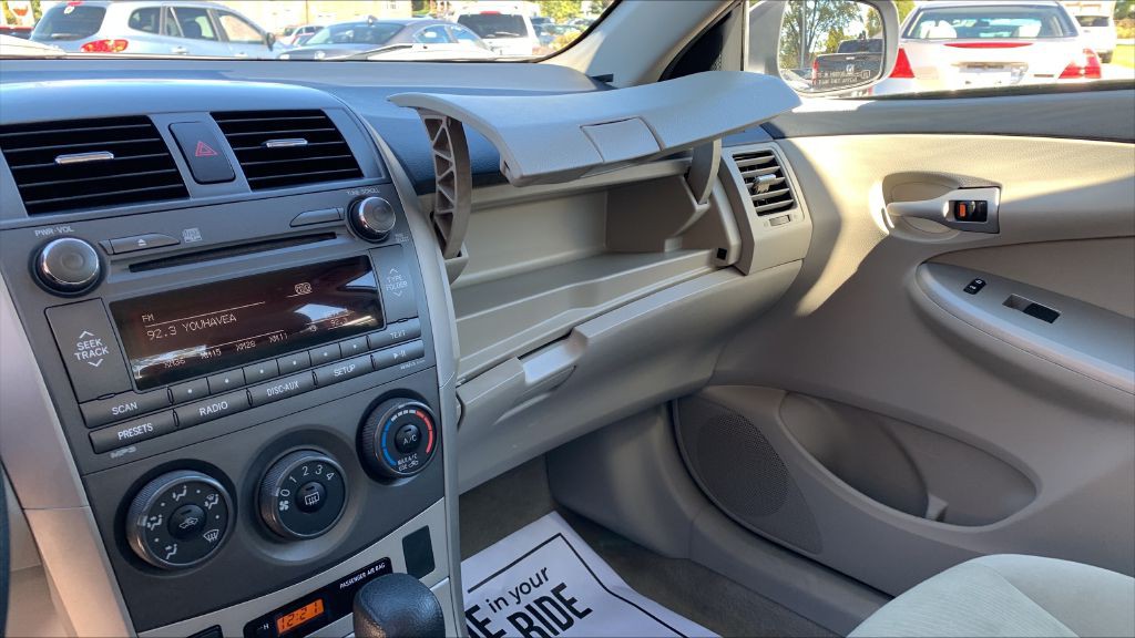 2011 Toyota Corolla Image 25