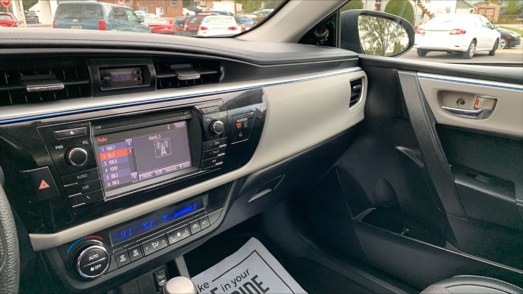 2014 Toyota Corolla Image 24