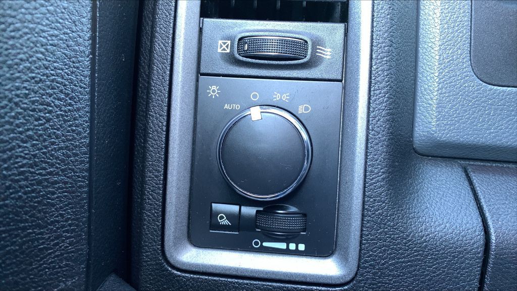 2014 RAM 1500 Image 24