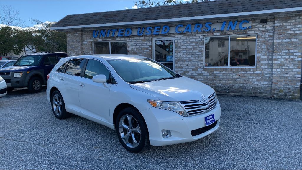2011 Toyota Venza Image 2