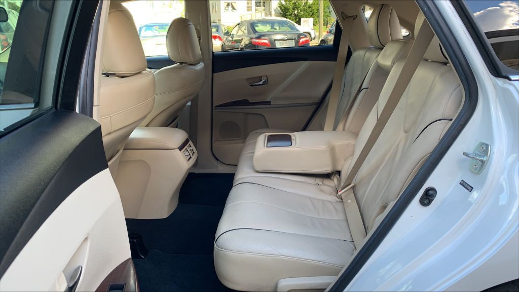 2011 Toyota Venza Image 14