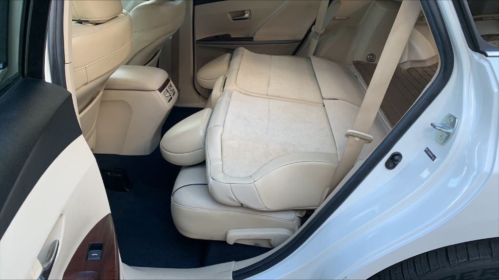 2011 Toyota Venza Image 15