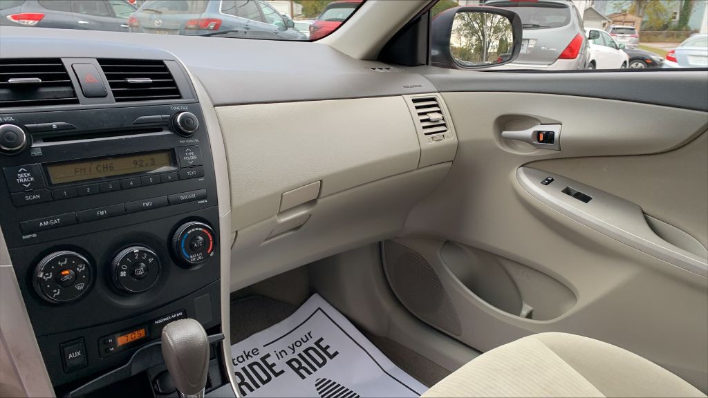 2010 Toyota Corolla Image 24