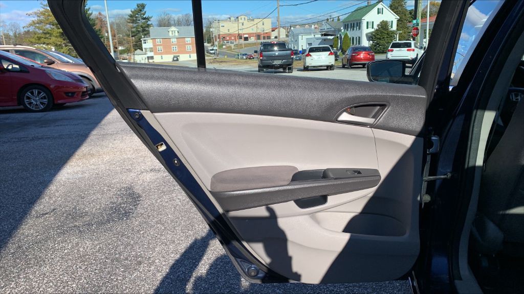 2010 Honda Accord Image 9