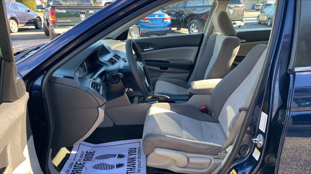 2010 Honda Accord Image 13