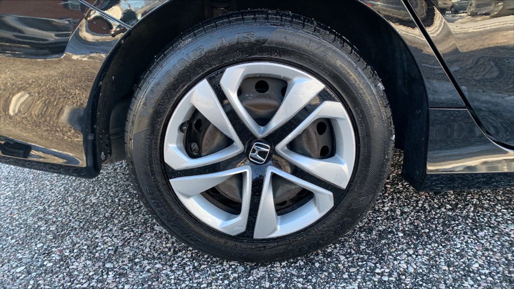 2017 Honda Civic Image 2