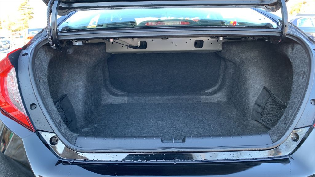 2017 Honda Civic Image 9