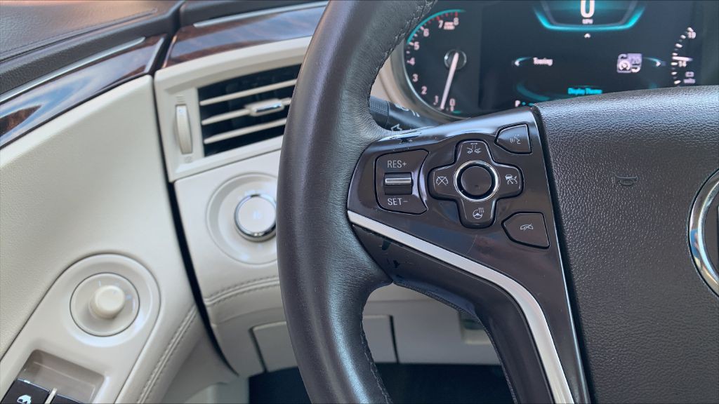 2015 Buick Lacrosse Image 11
