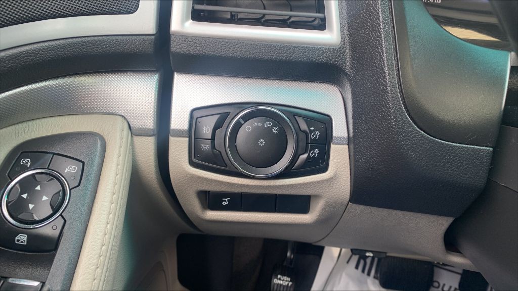 2013 Ford Explorer Image 25
