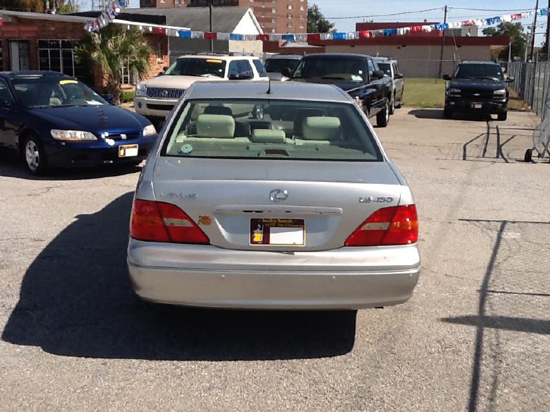 2001 Lexus LS 430 Image 3